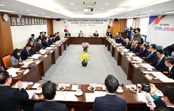 협약식 장면. 사진=경남도의회 제공