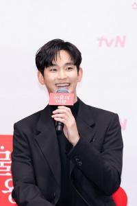정말 '입만 열겠다'는 김수현, 미성년자 교제 의혹 털어낼까