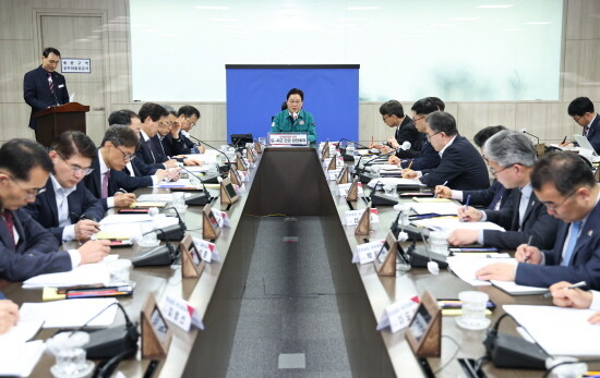 도·시군긴급현안회의 장면. 사진=경남도 제공