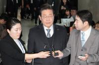 이재명 "위대한 국민들이 민주공화국 대한민국을 되찾아주셨다"