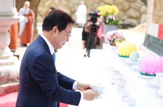 박완수 도지사가 ‘2025년 차문화 대축전’에 참여한 모습. 사진=경남도 제공