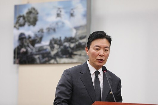 최지우 변호사는 고위공직자범죄수사처의 윤석열 전 대통령 체포를 막아 '특수공무집행방해' 등 혐의를 받는 김성훈 경호처장(사진) 측 법률대리인을 맡았다. 사진=박은숙 기자