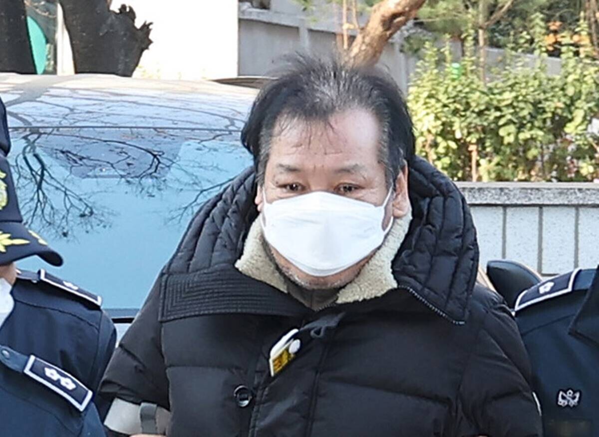 윤석열 전 대통령 부부와의 친분을 내세워 각종 이권에 개입한 의혹으로 수사를 받고 있는 무속인 ‘건진법사’ 전성배 씨. 사진=연합뉴스