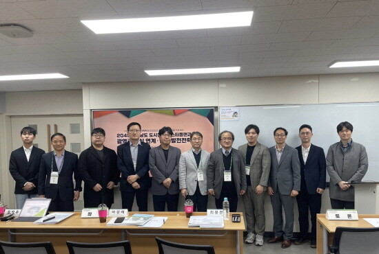 특별세션 기념촬영 모습. 사진=경남도 제공