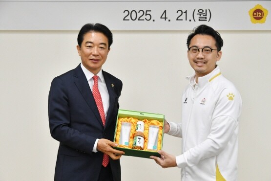 2025 아시아태평양 농아인 축구 홍콩 선수단 방문 장면. 사진=경남도의회 제공