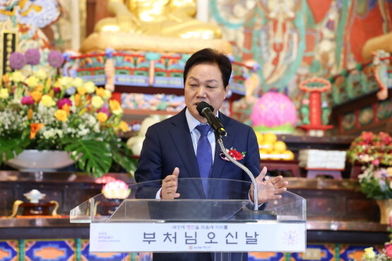 박완수 지사가 봉축법요식에 참여한 모습. 사진=경남도 제공