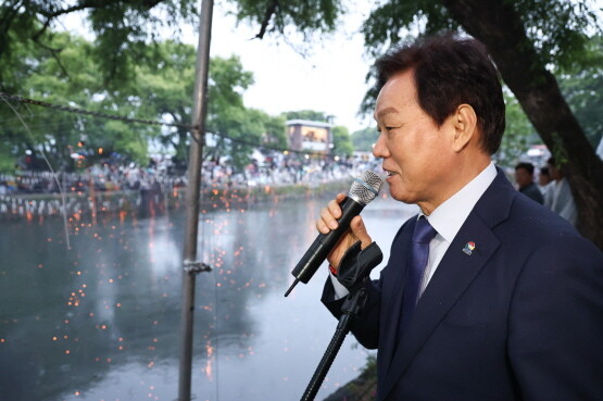‘제32회 함안낙화놀이’ 참여 모습. 사진=경남도 제공