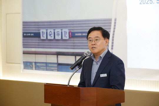 한술두찬 2호점 개소식에서 진교훈 강서구청장이 축사하고 있다. 사진=강서구