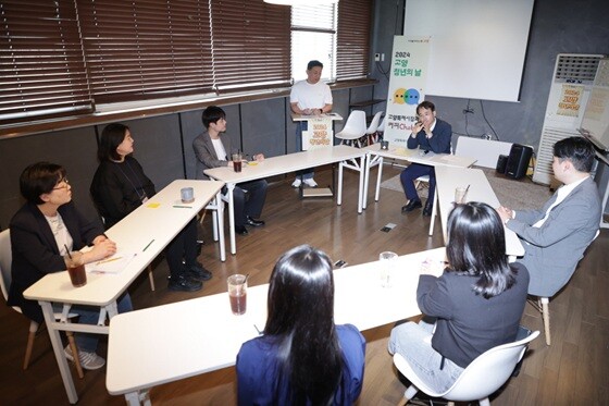 '고양 청년의 날' 행사 환담회에 참석한 이동환 고양특례시장. 사진=고양특례시 제공