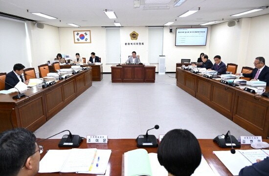 문화복지위원회 상임위원회 장면. 사진=경남도의회 제공