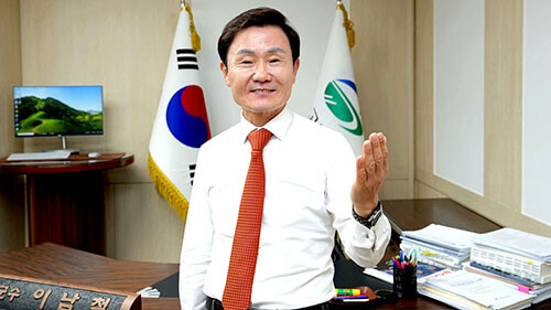 이남철 군수. 사진=일요신문 DB