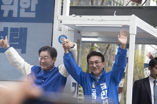 2024년 제22대 총선을 앞두고 이재명 대통령이 김민석 국무총리 후보자 지역구 지원 유세에 나선 장면. 사진=이종현 기자