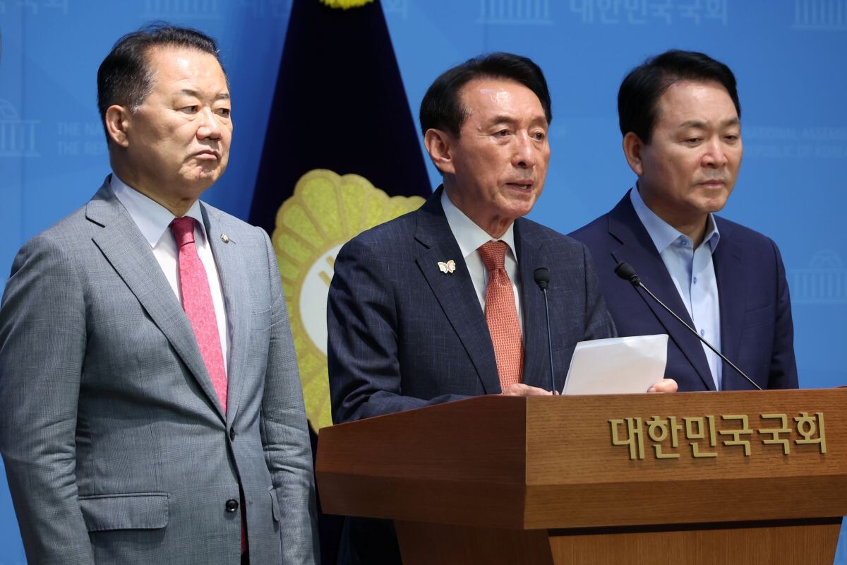 김석기 외교통일위원장(가운데), 성일종 국방위원장(오른쪽), 신성범 정보위원장. 사진=연합뉴스