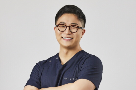 365바른치과 진해자은점 김정우 대표원장. 사진=365바른치과 진해자은점 제공