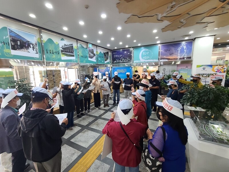 본동 주민들은 “주민 의사를 무시한 개발은 결코 성공할 수 없다”고 목소리를 높였다. 사진=동작구 본동 주민들 제공