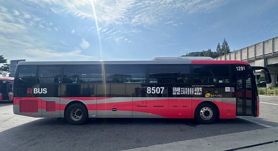8월 1일부터 준공영제로 전환해 운행하는 8507번 버스 모습. 사진=광명시 제공