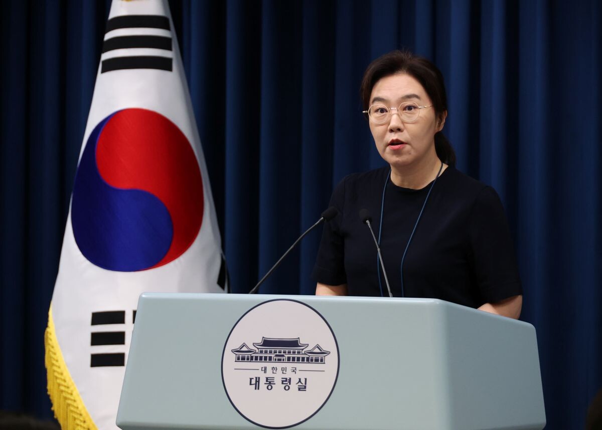 강유정 대변인이 6일 용산 대통령실 기자회견장에서 이재명 대통령 지시사항 브리핑을 하고 있다. 사진=연합뉴스