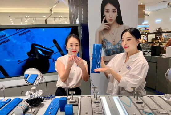 제이에스티나 젠더리스 컬렉션 ‘유니스’ 이미지. 사진=신세계 센텀시티 제공