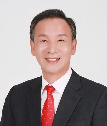 특별사법경찰관 제도 도입의 필요성을 강조하며 주민 건강권 보호를 호소하는 박상규 경기도주민자치협의회 회장. 사진=국민건강보험공단 양평지사 제공