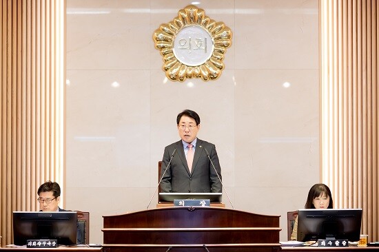 남양주시의회 조성대 의장이 11일 제314회 임시회 개회를 선언하고 있다. 사진=남양주시의회 제공