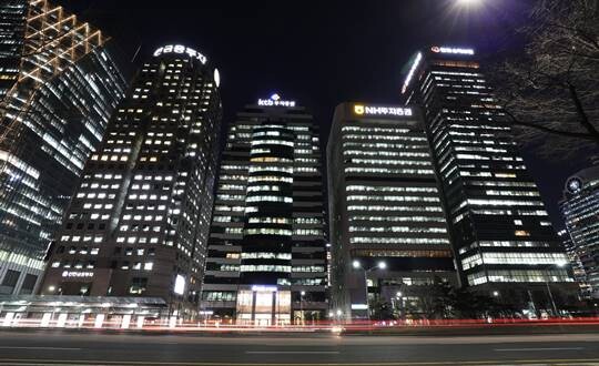 서울 영등포구 여의도 증권가 야경. 사진=박은숙 기자