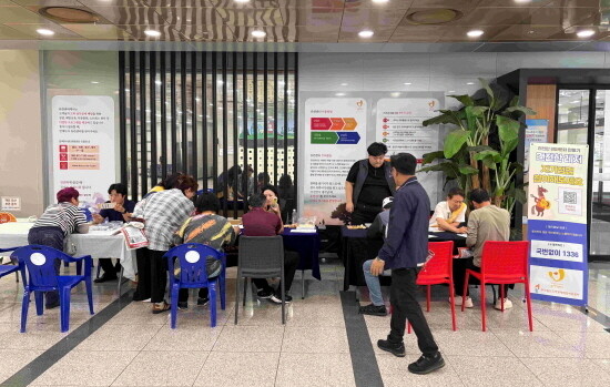 캠페인 진행 장면. 사진=렛츠런파크 부산경남 제공