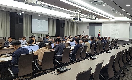 시흥시 박승삼 부시장이 신속 집행 점검회의를 주재하고 있다. 사진=시흥시 제공