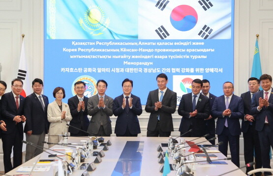최학범 의장이 알마티를 공식 방문한 모습. 사진=경남도의회 제공
