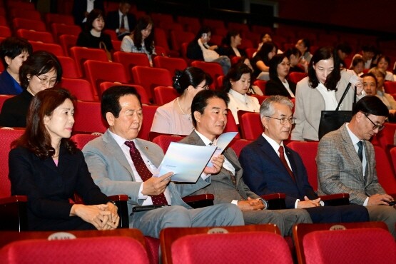 2025 경남학교 예술교육 페스티벌 참석 장면. 사진=경남도의회 제공