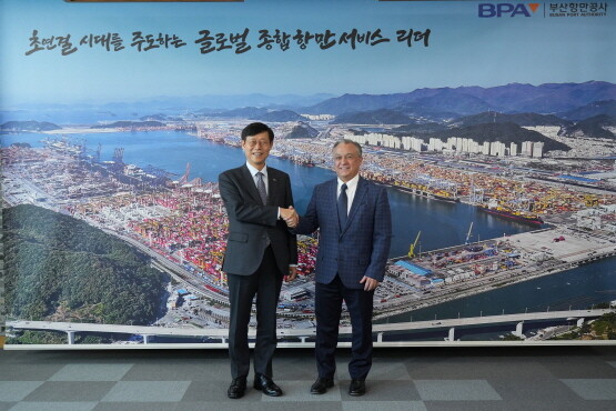 칠레 산 안토니오 항만공사 사장의 부산항 방문 장면. 사진=BPA 제공