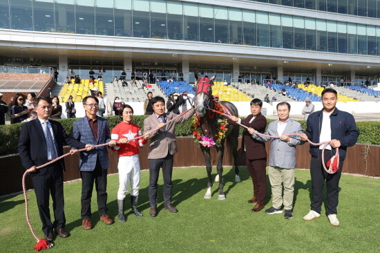 제19회 경상남도지사배 시상식 기념촬영 모습. 사진=렛츠런파크 부산경남 제공