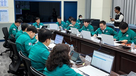 공항철도가 5일 검암역 본사 재난대응상황실에서 지역사고수습본부 회의를 갖고 있다. 사진=공항철도 제공