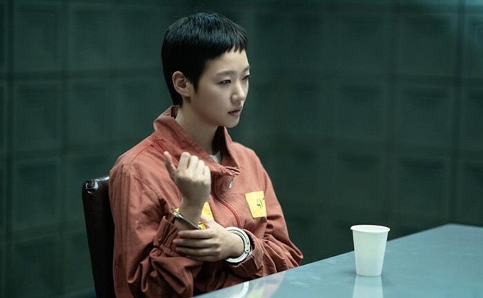 12월 5일 공개하는 넷플릭스 오리지널 시리즈 ‘자백의 대가’의 주인공 김고은은 잔혹한 살인을 저지르고 ‘마녀’라고 불리는 사이코패스 ‘모은’ 역이다. 사진=넷플릭스 제공