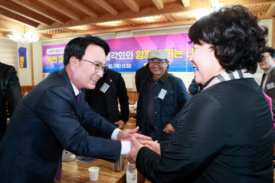간담회 모습. 사진=사천시 제공