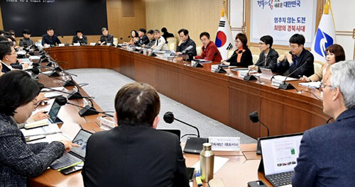 이철우 지사가 '저출생과 전쟁 혁신대책회의'를 주재하고 있다. 사진=일요신문 DB