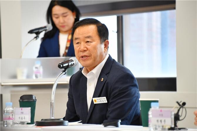 이승우 부산시의원이 간담회에서 발언하는 장면. 사진=이승우 의원 제공