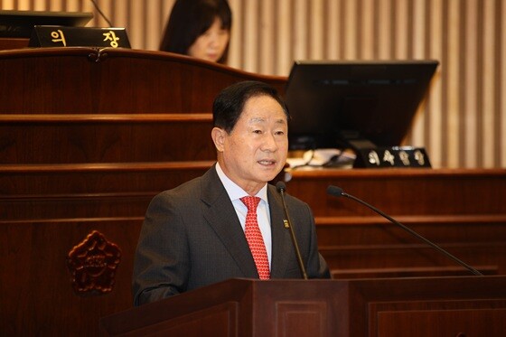 주광덕 남양주시장이 시의회에서 내년도 예산안 편성 취지를 설명하고 있다. 사진=남양주시 제공