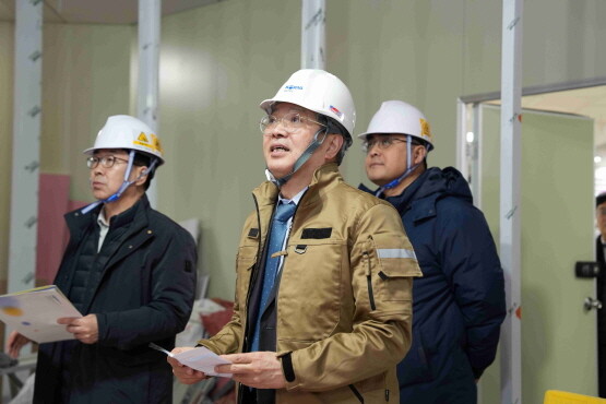 철도역 상업시설 점검 장면. 사진=코레일유통 제공