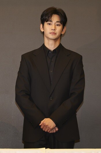 김수현은 현재 A 사 외에도 쿠쿠전자 등 그가 모델로 있던 다수의 브랜드사들로부터 총 73억 원 규모의 손해배상 소송을 맞닥뜨리고 있다. 사진=박정훈 기자