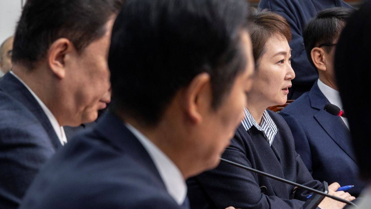 이언주 최고위원이 24일 국회에서 열린 최고위원회의에서 이날 예정된 당무위원회에서 논의될 ‘당원 1인 1표제’ 관련 발언을 하고 있다. 사진=연합뉴스