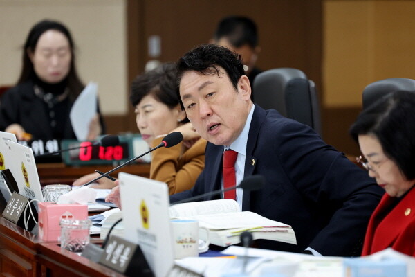 인천시의회 신충식 의원, 신종감염병 대응 예산 대폭 감액에 우려 표명. 사진=인천시의회 제공