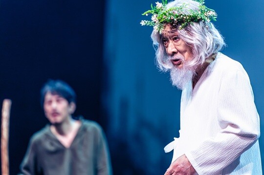 브라운관, 스크린, 무대에 이르기까지 이순재는 '한국 연기의 산증인'으로 불릴 만큼 방대한 필모그래피를 쌓았다. 2023년 연극 '리어왕'을 공연 중인 이순재의 모습. 사진=더웨이브 제공