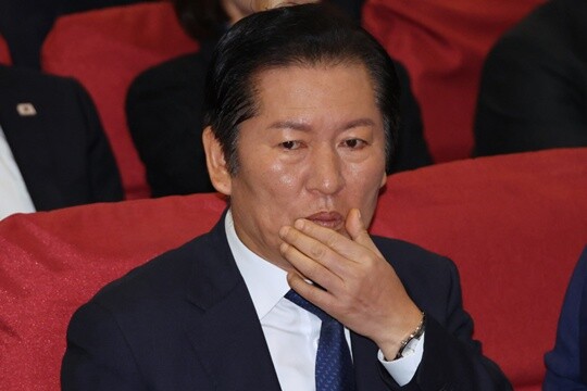 정청래 더불어민주당 대표가 11월 25일 국회 의원회관에서 열린 서울시당 ‘천만의 꿈 경청단’ 출범식에 참석해 있다. 사진=박은숙 기자