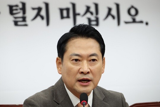 국민의힘 장동혁 대표가 11월 27일 국회에서 열린 최고위원회의에서 발언하고 있다. 사진=박은숙 기자