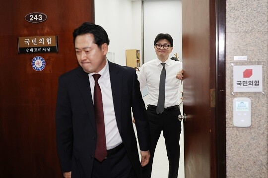 2024년 12월 11일 장동혁 의원이 당시 한동훈 대표실을 나오는 모습. 사진=연합뉴스