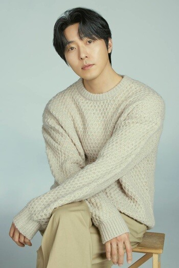 넷플릭스 오리지널 시리즈 '당신이 죽였다'에서 배우 이무생은 남편 살해를 공모한 두 절친 여성의 조력자 진소백을 연기했다. 사진=에일리언컴퍼니 제공