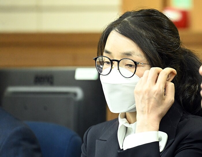 김건희 씨와 연락을 주고받으며 도이치모터스 주가조작 사건에 가담한 것으로 알려진 50대 중반의 이 아무개 씨를 특검이 검거했다. 사진=사진공동취재단