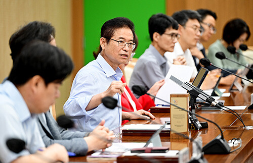이철우 지사 주재로 간부회의가 열리고 있다. 사진=경북도 제공