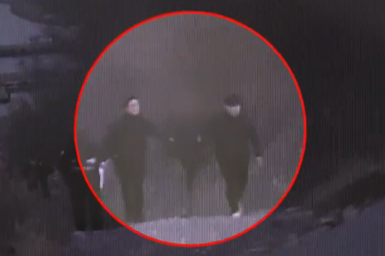 충북 청주에서 실종된 50대 여성이 44일 만에 시신으로 발견된 사건과 관련, 피의자인 전 연인 김 아무개 씨(54)가 체포되는 모습. 사진=YTN 뉴스 화면 갈무리