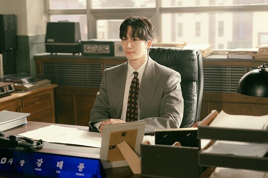 강태풍과의 풋풋한 '러브라인'으로 시청자들에게 큰 호평을 받았던 오미선 역의 김민하는 이준호가 몸담고 있는 그룹 2PM의 팬 출신이었다. 사진=tvN '태풍상사' 스틸컷